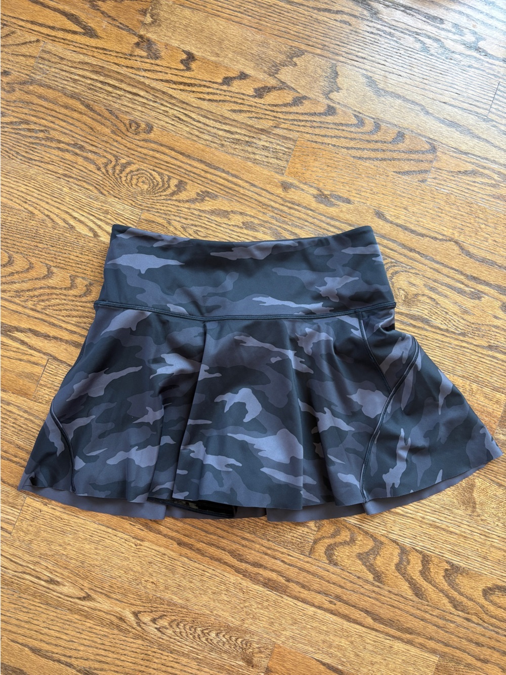 Athleta Ace Printed Camo Skort 13.5 inches Women’s Small Athleisure Workout